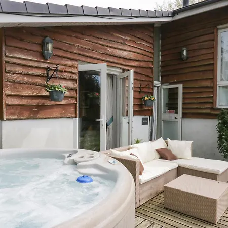 Lake Lodge Holiday home
